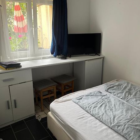 Kerti Franciaagyas Apartman Vác Zewnętrze zdjęcie