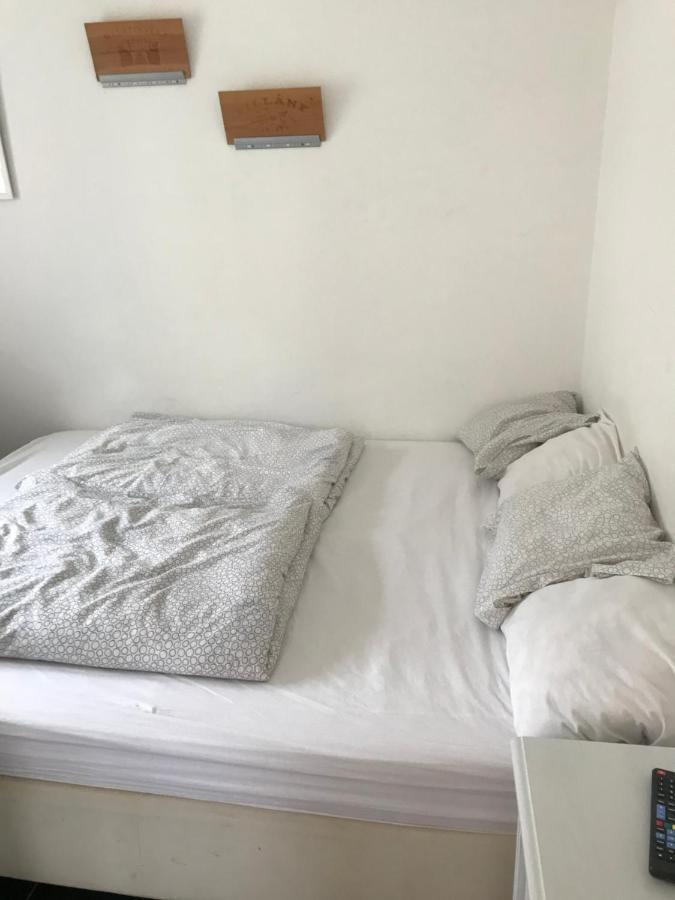 Kerti Franciaagyas Apartman Vác Zewnętrze zdjęcie