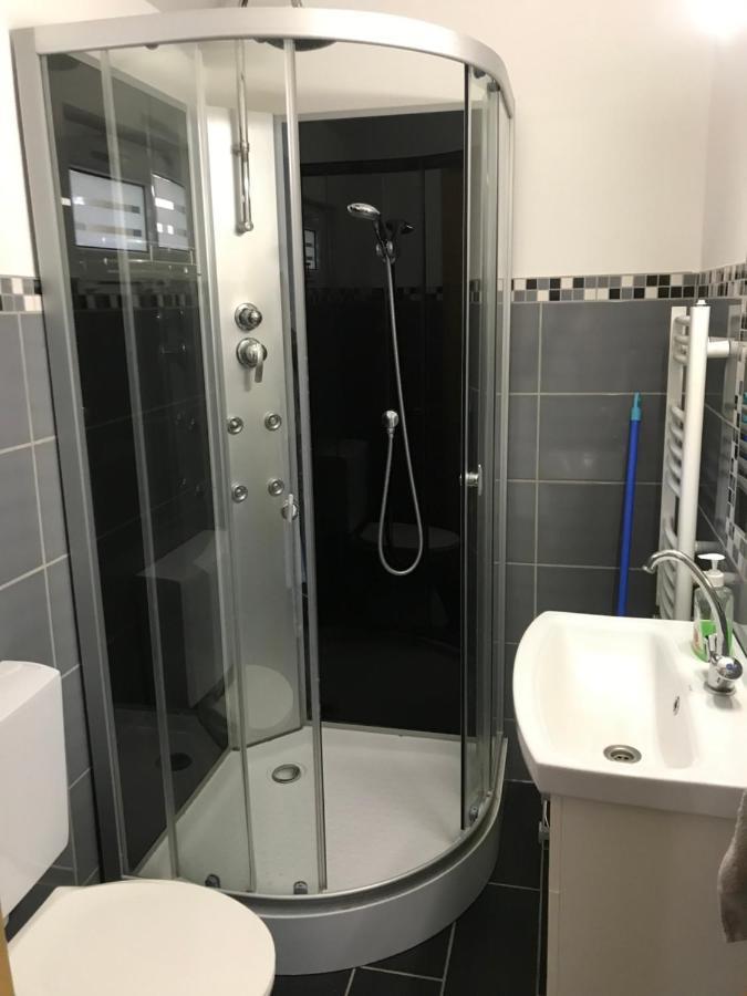 Kerti Franciaagyas Apartman Vác Zewnętrze zdjęcie