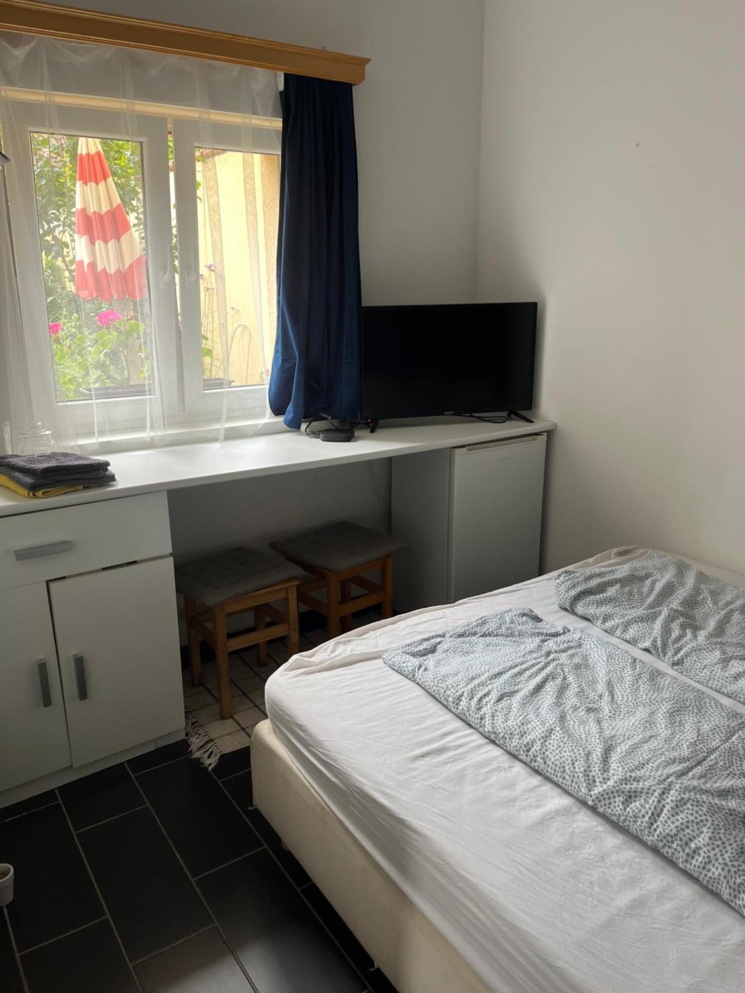 Kerti Franciaagyas Apartman Vác Zewnętrze zdjęcie